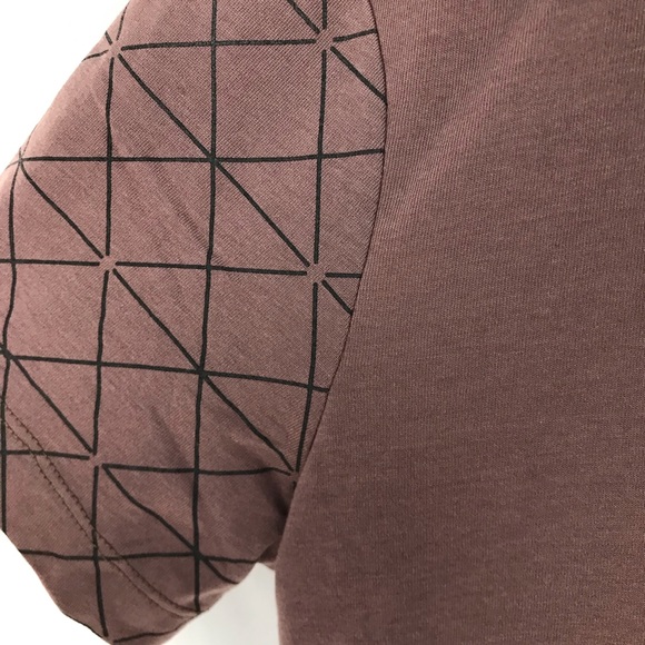 NEW Nike Dri-Fit Tee - Picture 4 of 5